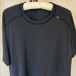 Men’s Lululemon short sleeve performance T shirt.